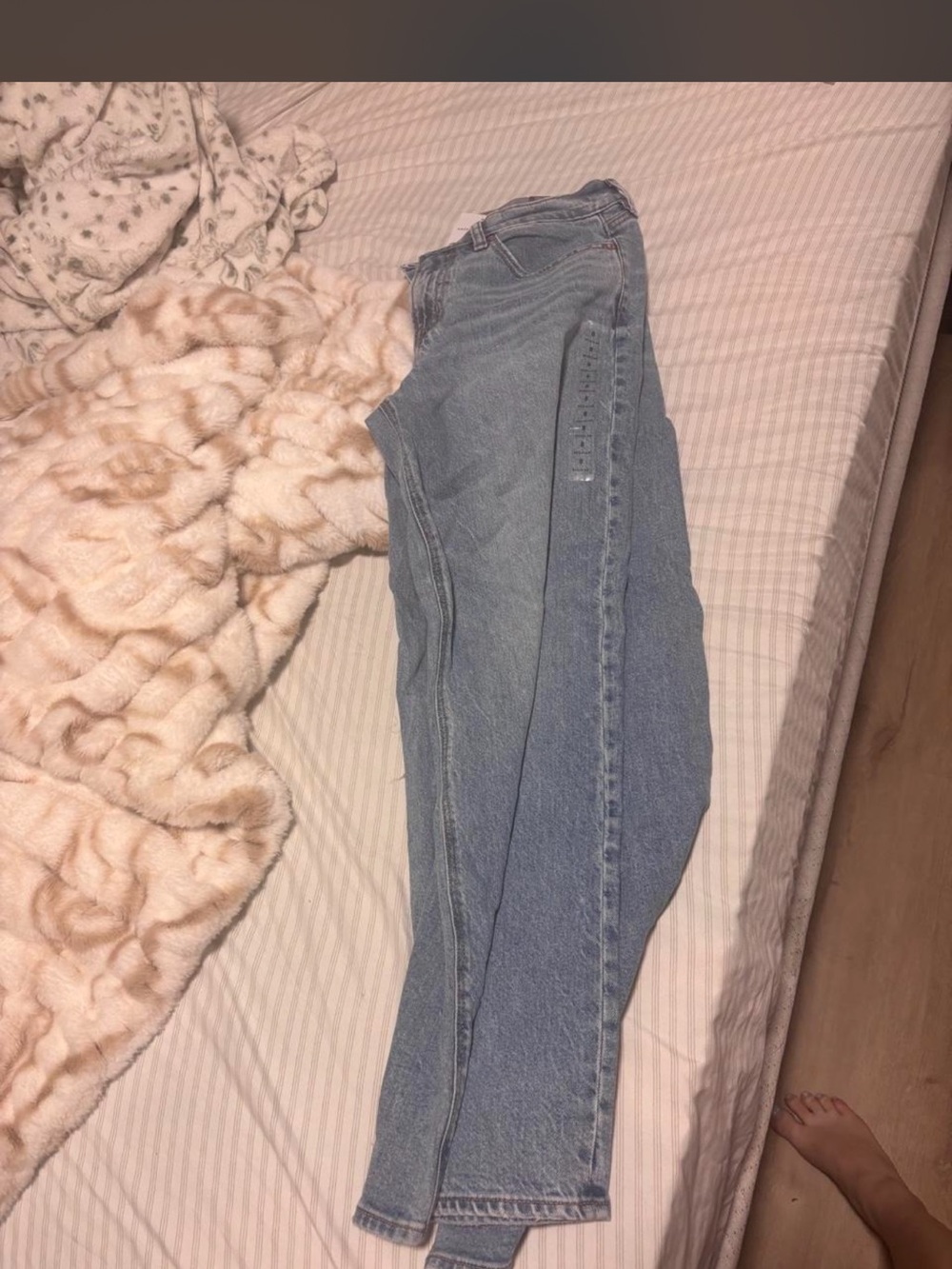 American Eagle Outfitters Light Blue Skinny Jeans
